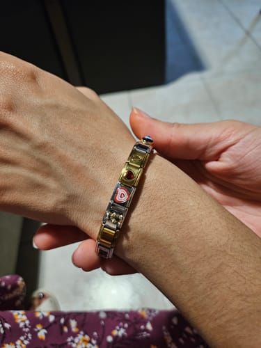 Customer photo review of Charm Corazon Birthstone Dorado