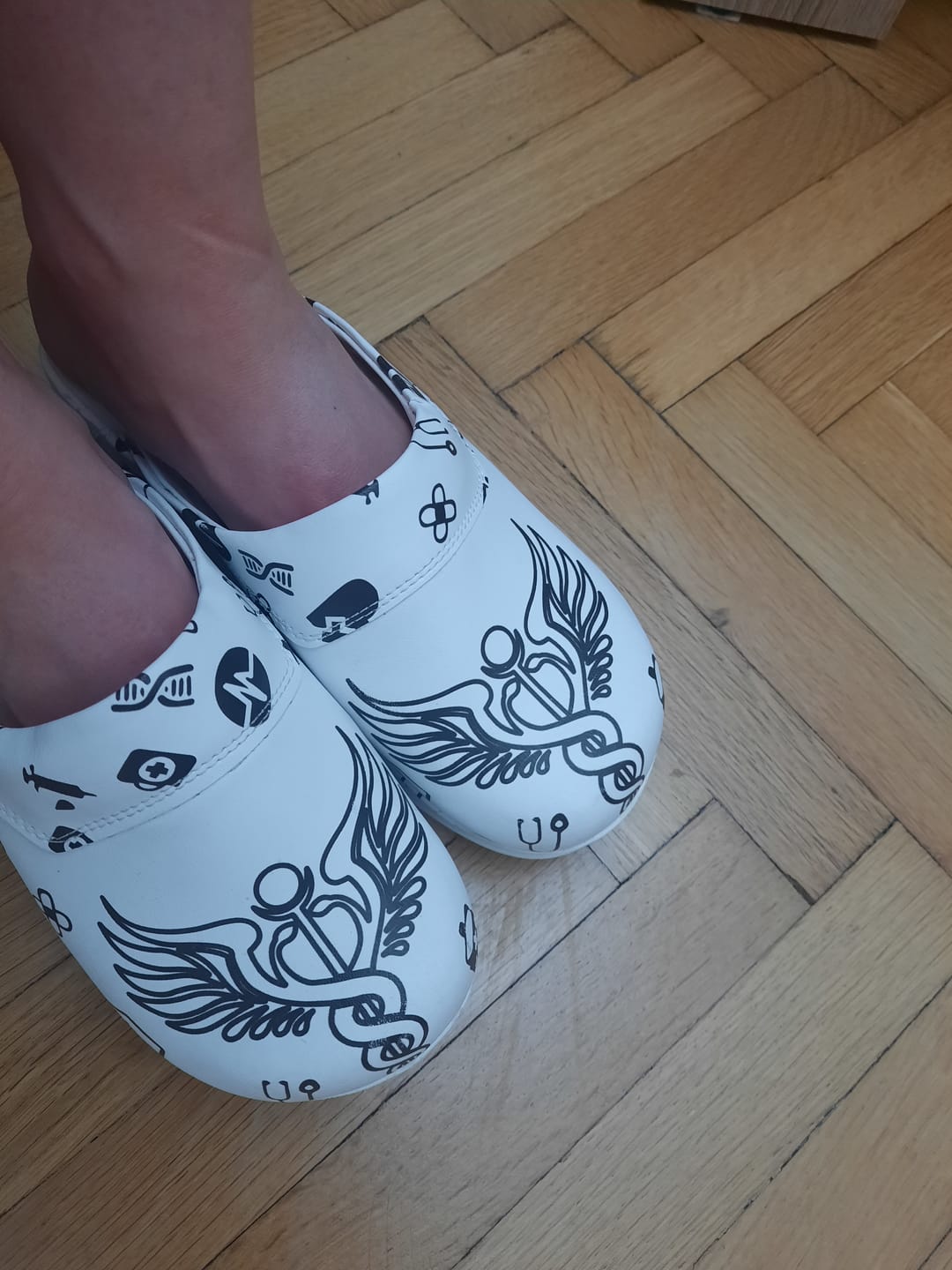 Customer photo review of Saboti Medicali Ortopedici, Albi cu Imprimeu, Femei - Model Airmax Medicina