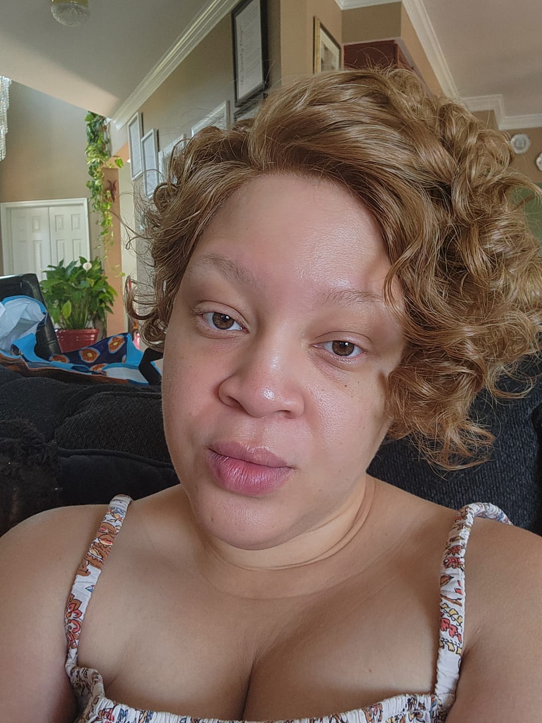 Customer photo review of Outre Perfect Hairline Glueless Hand-Tied 13x4 HD Lace Front Wig - LORI