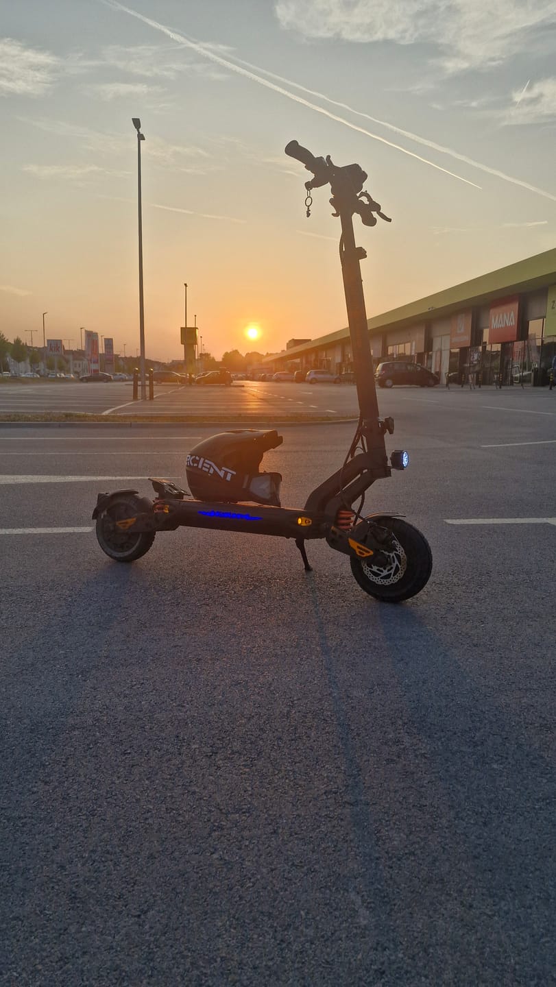 Customer photo review of KuKirin G2 Master Electric Scooter