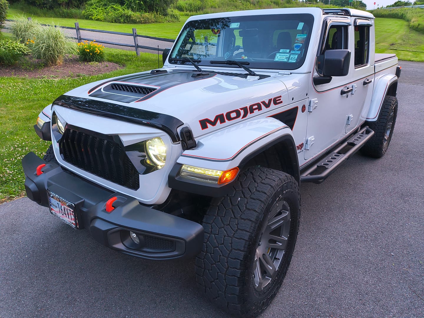 Customer photo review of Hood Graphic for Gladiator MOJAVE | Black Flag