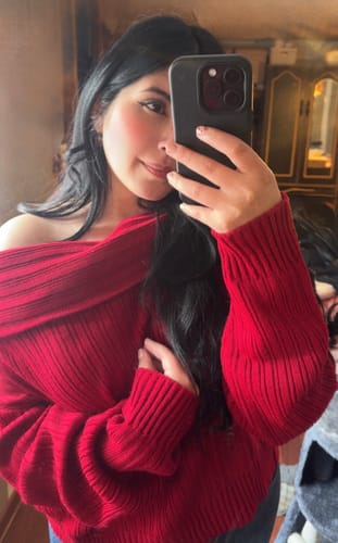 Customer photo review of SWEATER LINA ROJO