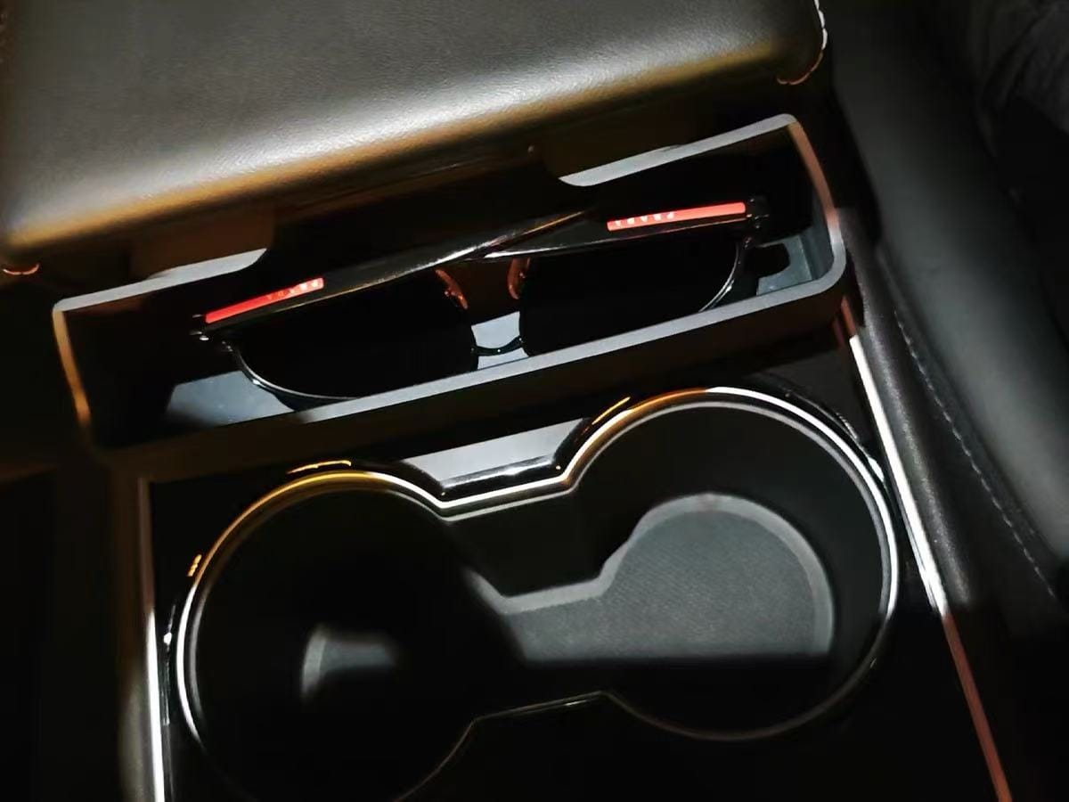 Customer photo review of US STOCK Armrest Box Silicone Sunglasses Holder For Model 3/Y 2020-2024