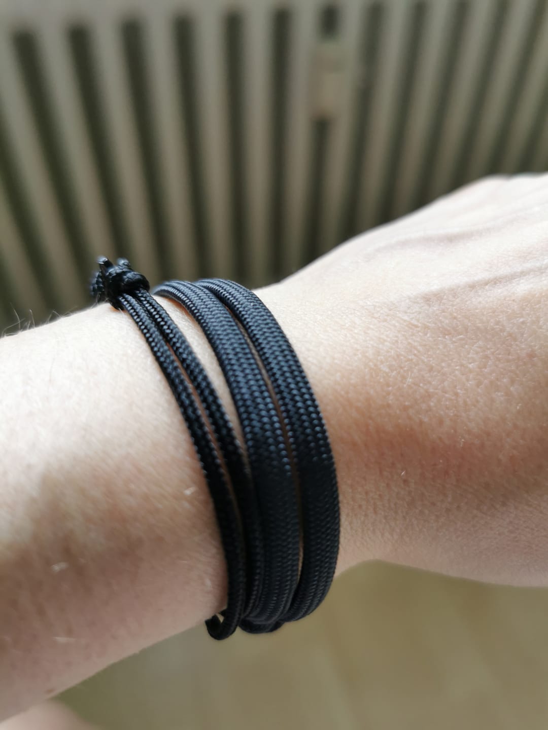 Customer photo review of Surfer Armband SCHWARZ dezent