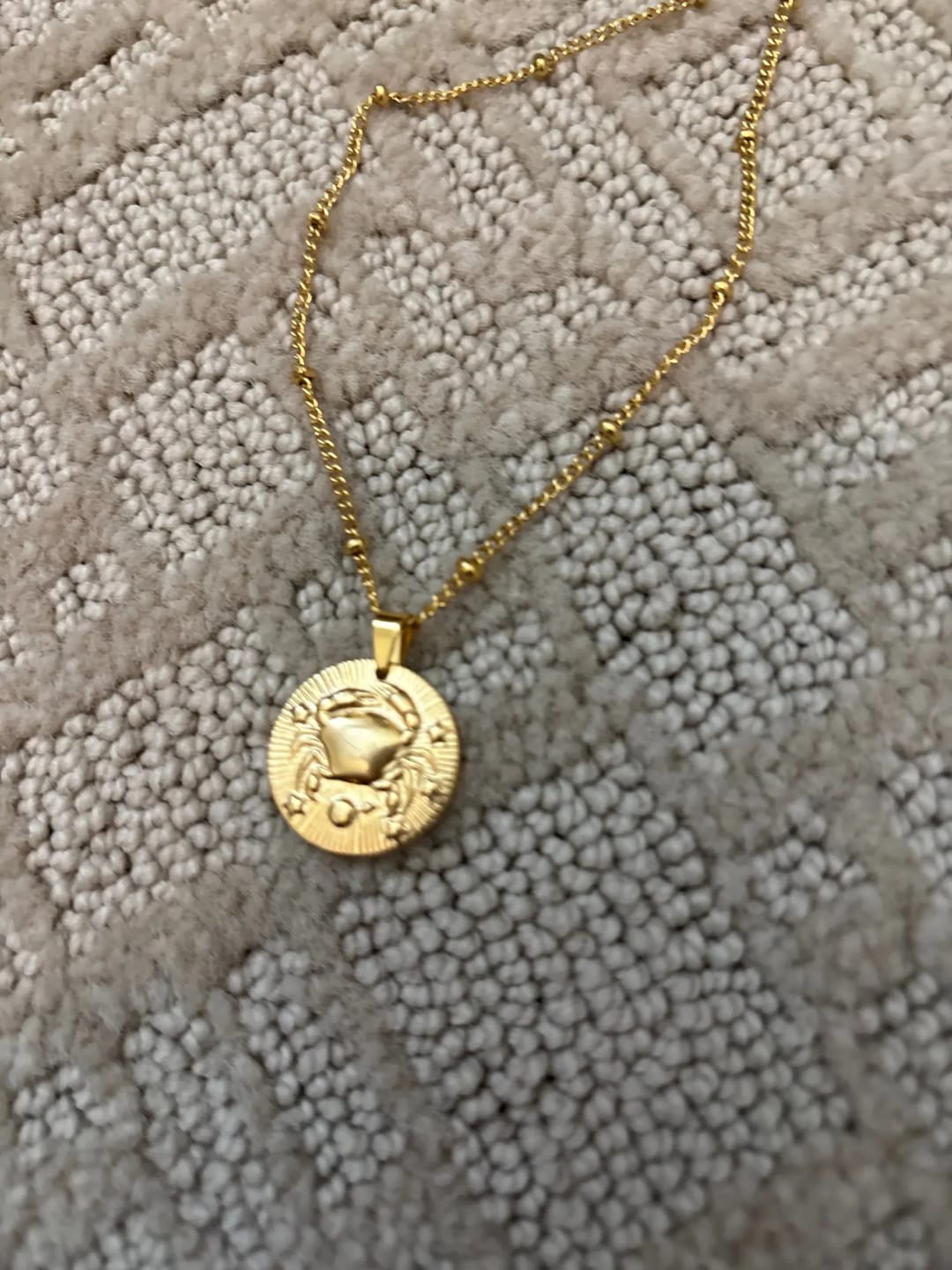 Customer photo review of STERNZEICHEN 18k Gold - Halskette