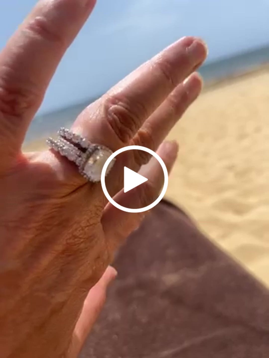 Customer video review of S925 Gorgeous Halo 4.0Ct Cushion Cut Women's Wedding Set In Sterling Silver