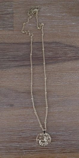 Customer photo review of STERNZEICHEN 18k Gold - Halskette