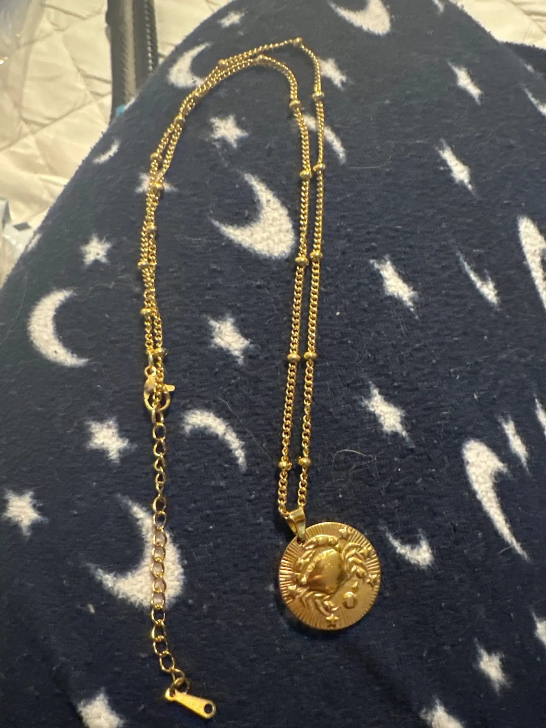 Customer photo review of STERNZEICHEN 18k Gold - Halskette