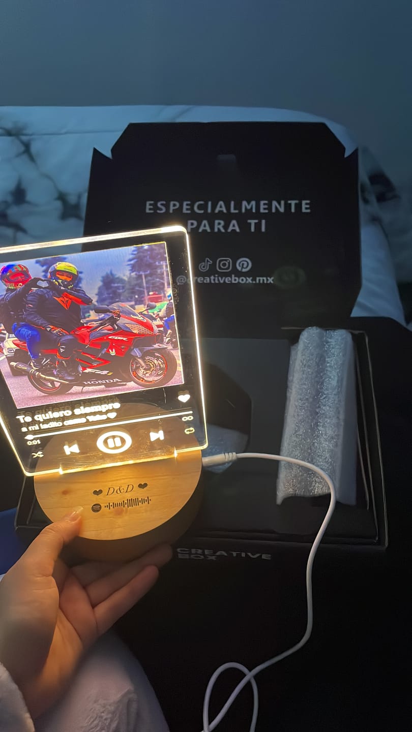 Customer photo review of Lámpara Canción