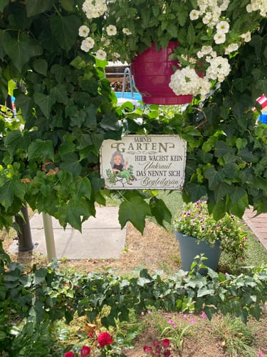 Customer photo review of Personalisiertes Gartenschild mit Namen Anpassbar