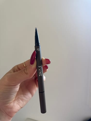 Customer photo review of FYNE STROKES BROW PEN