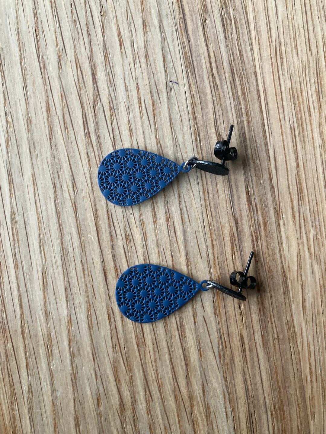 Customer photo review of Ohrring Mini blau