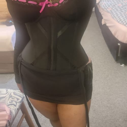 Customer photo review of 2002 Ultra Snatching Waist Trainer