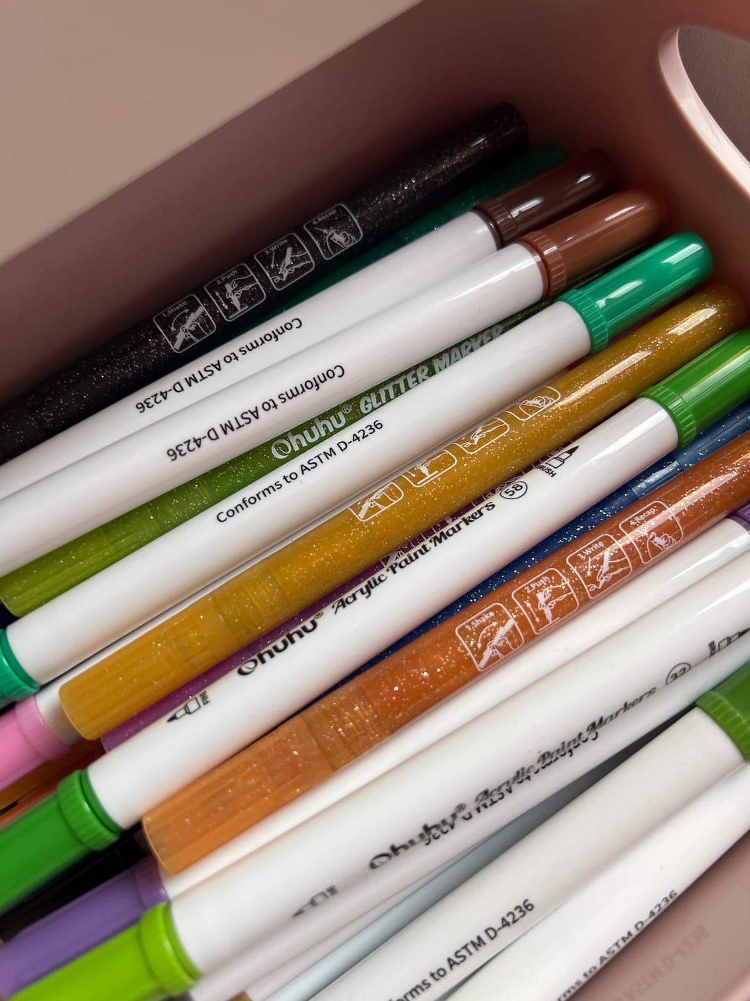 Customer photo review of Ohuhu Glitter Metallic Marker Pens (Europe Only)
