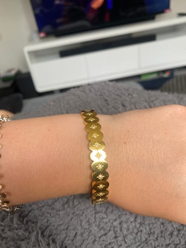 Customer photo review of Tallulah Gold Crystal Scallop Star Bangle