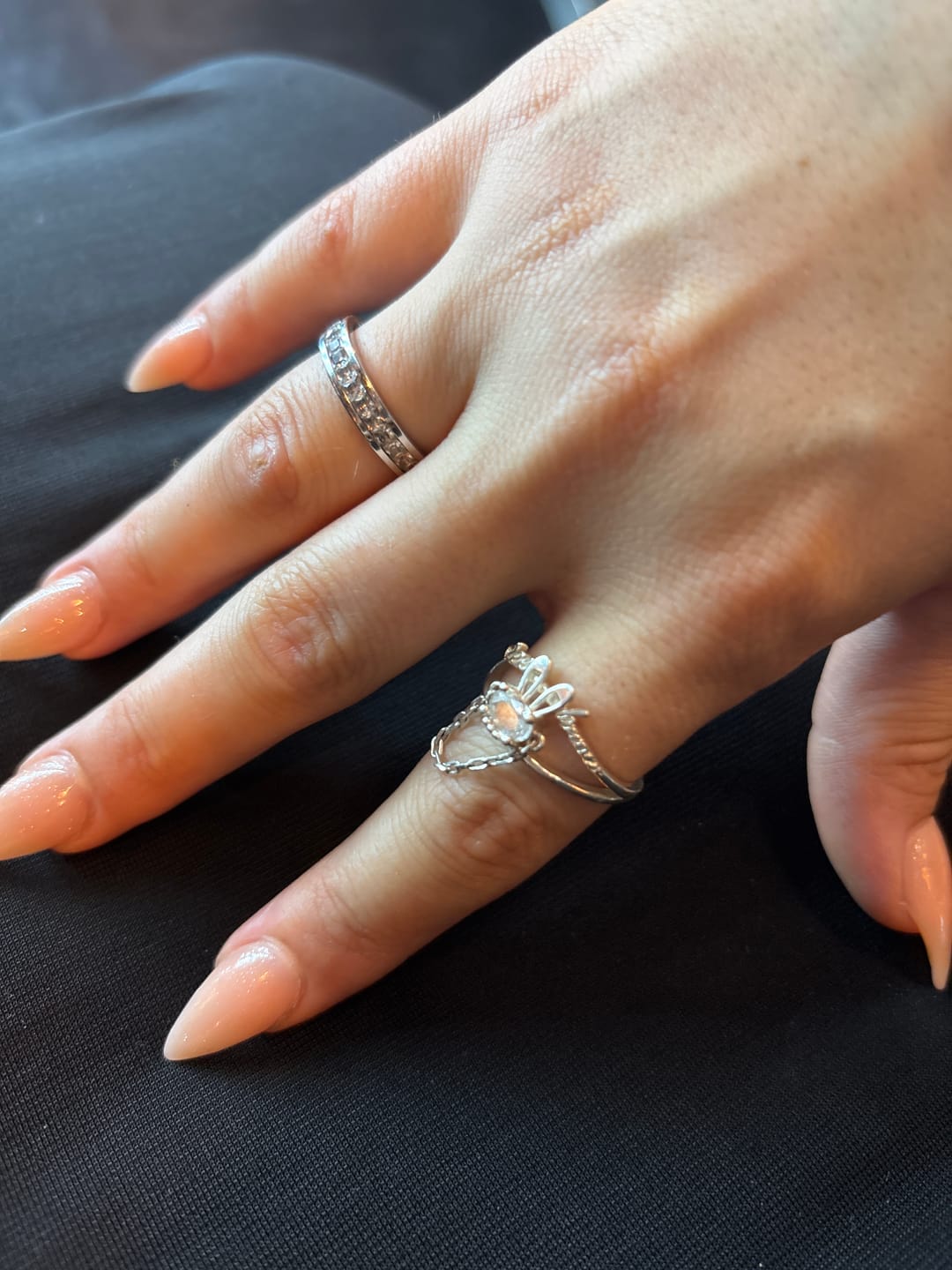 Customer photo review of Leeknow bunny ring