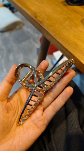 Customer photo review of Anita Large Hair claw