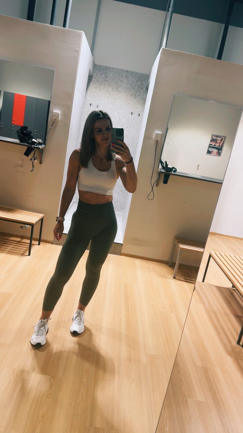 Customer photo review of SECOND SKIN BRA