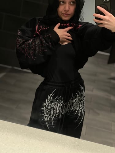 Customer photo review of Dark Forest Uncuffed Luxury sweatpants [VOID BLACK]