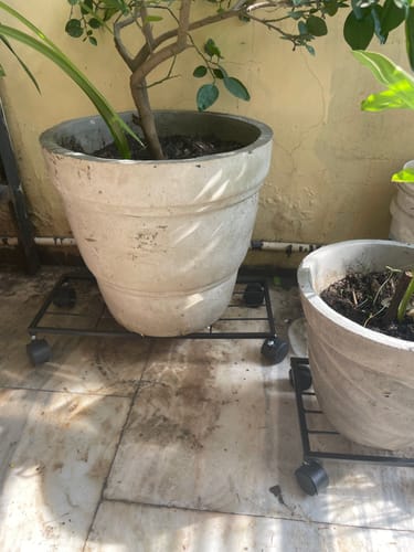 Customer photo review of United Crafts Aory High-Quality Wheel Metal Stands