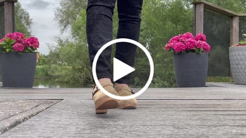 Customer video review of Astrid Beige