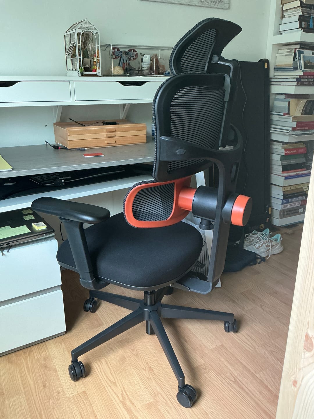Customer photo review of Newtral NT001 Ergonomic Office Chair with Auto-following Lumbar Support