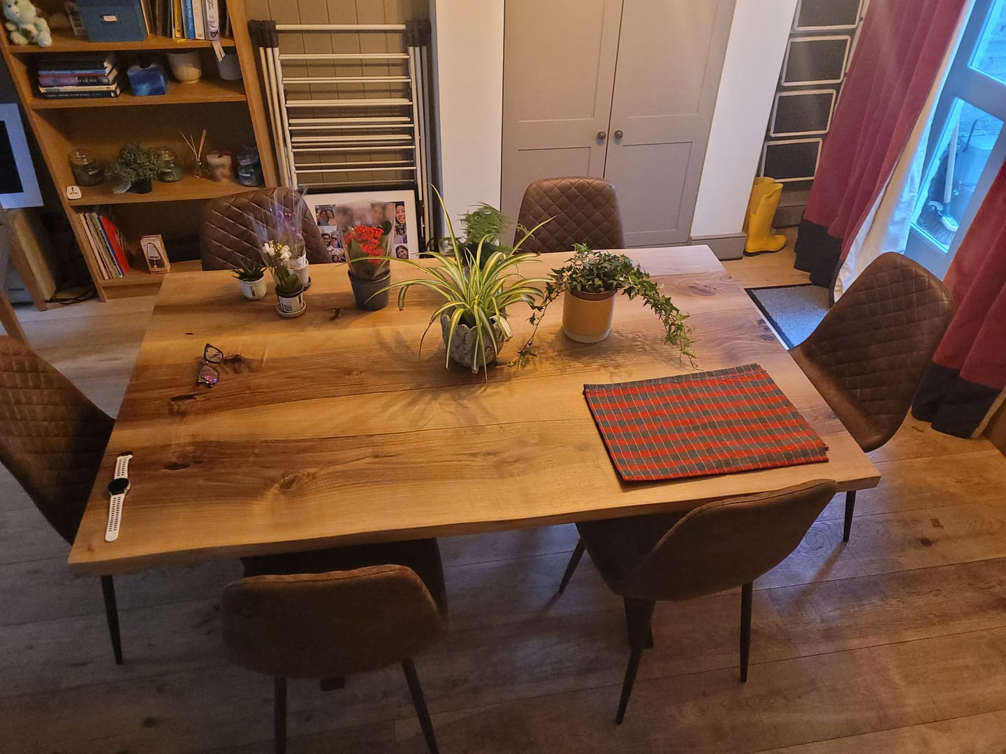 Customer photo review of Bestseller Eva Extendable Dining Table in Walnut