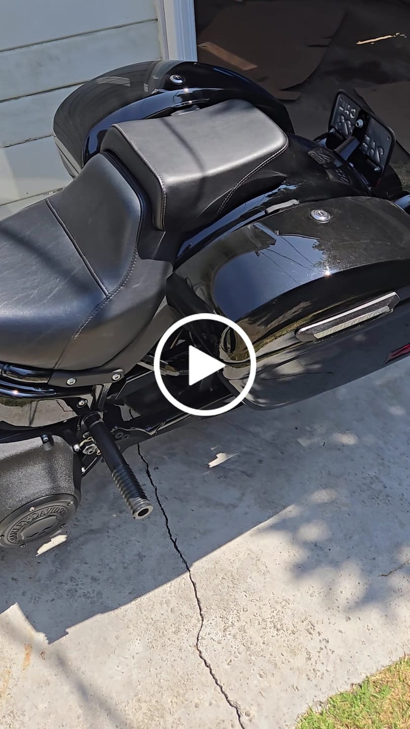 Customer video review of 44L - Lamellar Stallion Extra Large Painted Motorcycle Hard Saddlebags for Harley Softail Low Rider S FXLRS