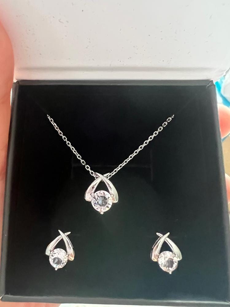Customer photo review of Eloise 18k White Gold Plated Pendant Necklace with Round Cut Swarovski Crystal