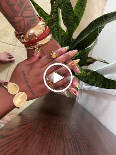 Customer video review of Golden Grace