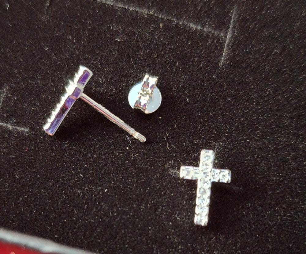Customer photo review of Nayeli 18k White Gold Plated Silver Cross Stud Earrings with Swarovski Crystals