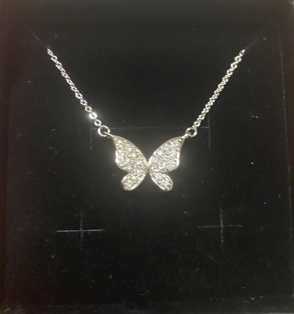 Customer photo review of Yuenen 18k White Gold Plated Butterfly Necklace with Swarovski Crystals & Heartfelt Message for Daughter