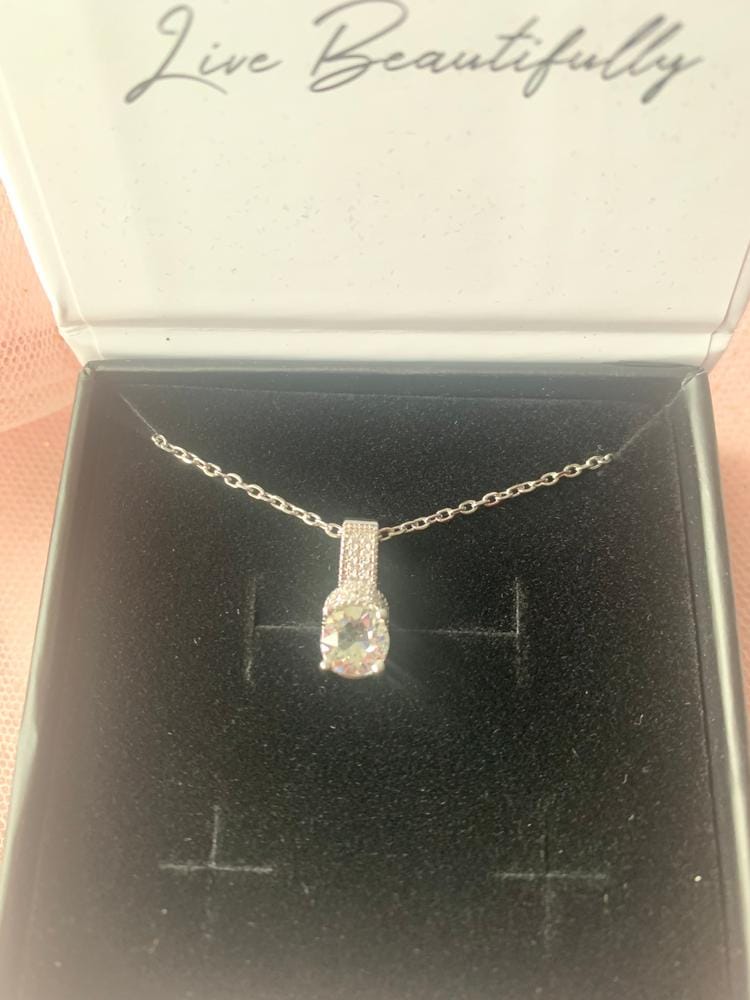 Customer photo review of Laya 18k White Gold Plated Pendant Necklace with Swarovski Crystals