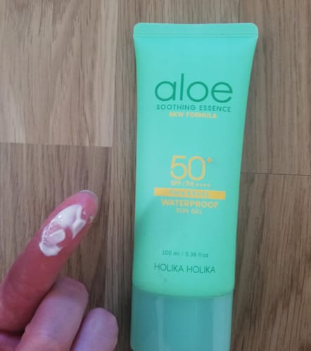 Customer photo review of Ūdensnoturīgs saules aizsargkrēms ar alveju Holika Holika Aloe Waterproof Sun Cream SPF 50+ PA ++++