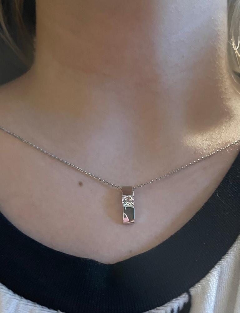 Customer photo review of Nailea 18k White Gold Plated Pendant Necklace with Swarovski Crystals