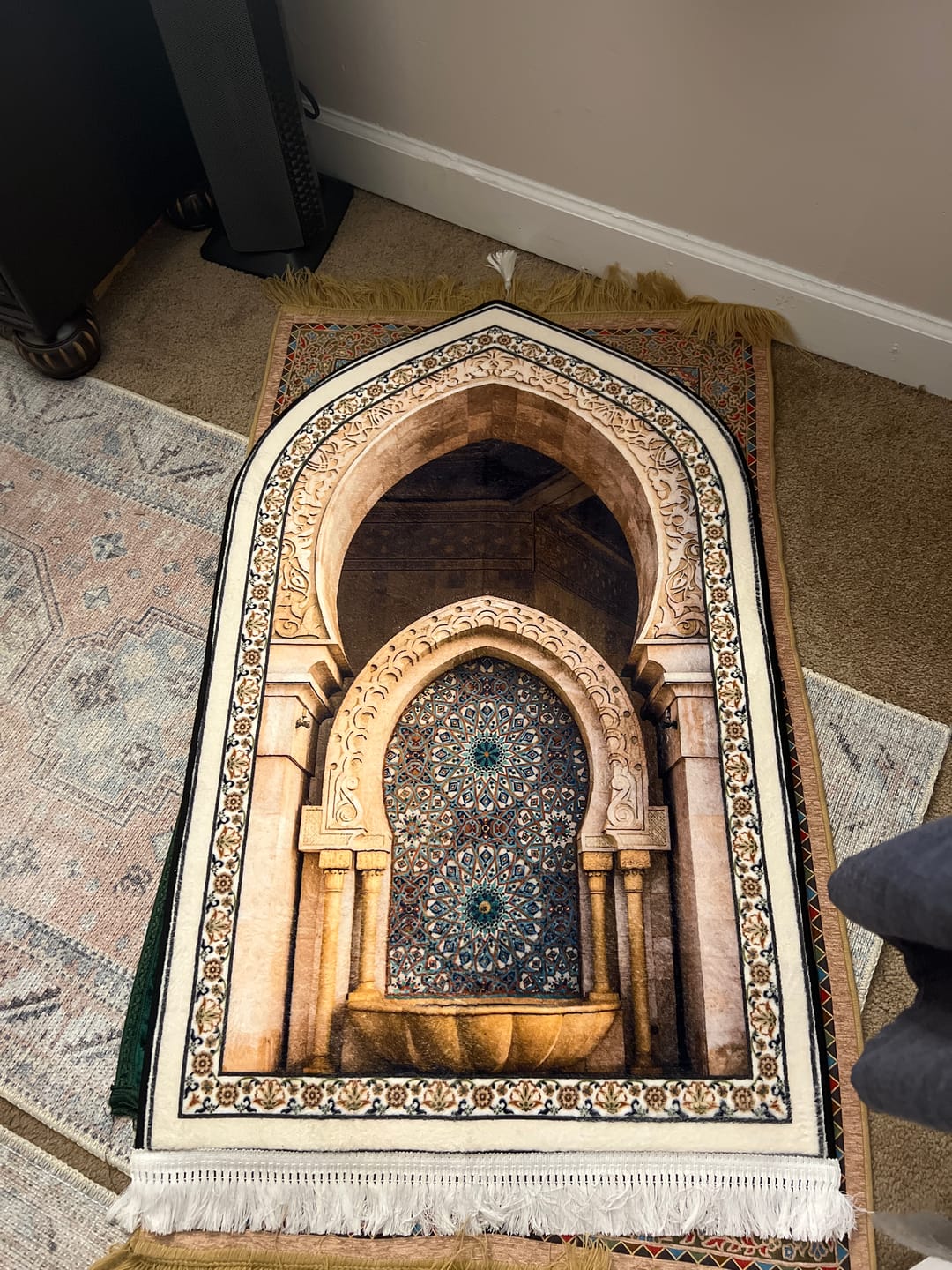 Customer photo review of 3D Mihrab Premium Padded Prayer Mat