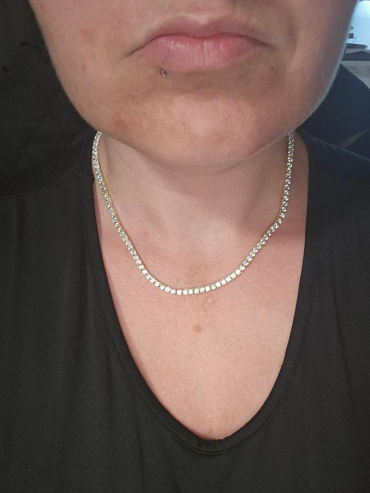 Customer photo review of Kaylee 18k White Gold Plated Necklace with Simulated Diamond Crystals