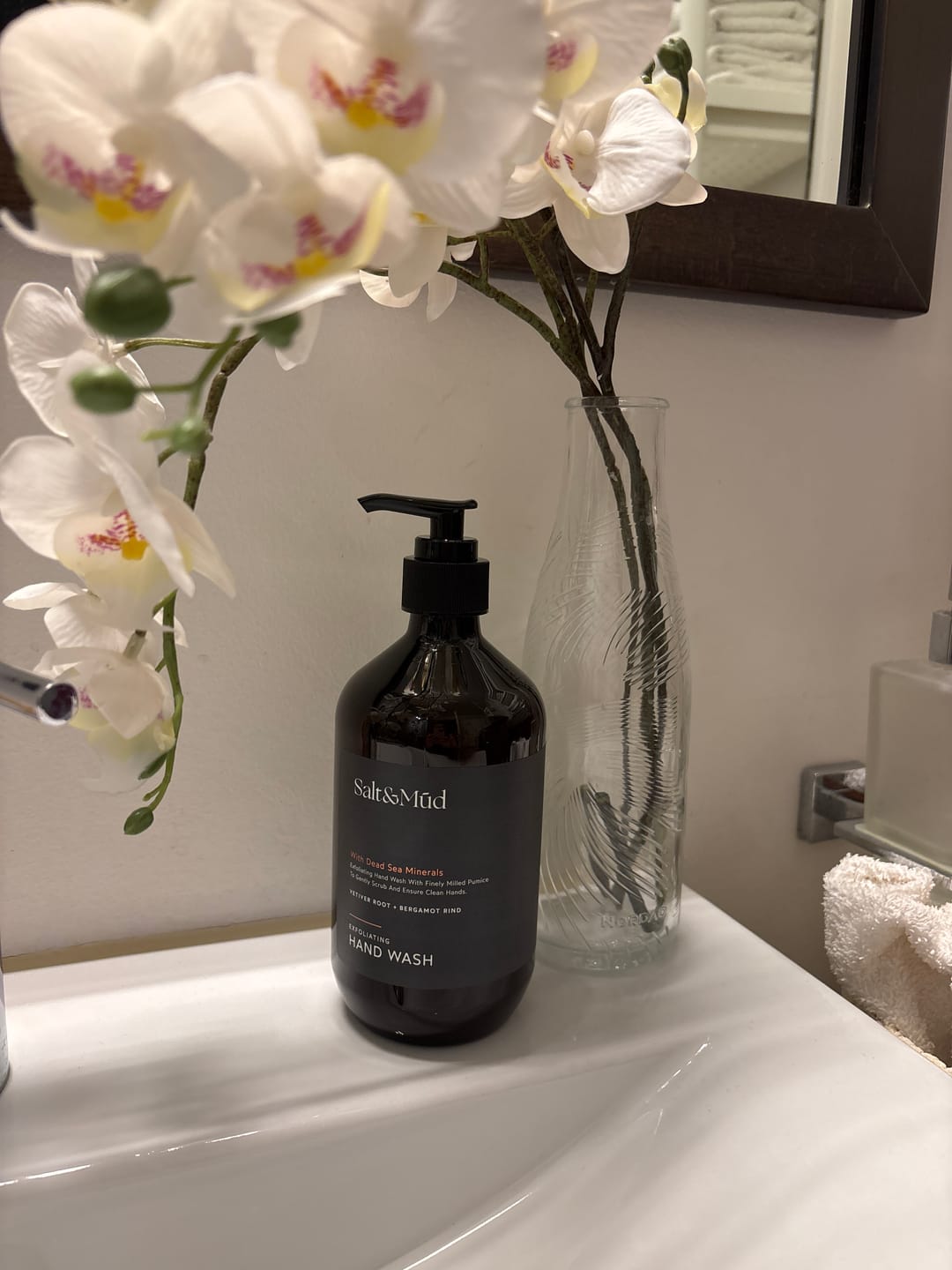 Customer photo review of Exfoliating Hand Wash With Dead Sea Minerals 500ml