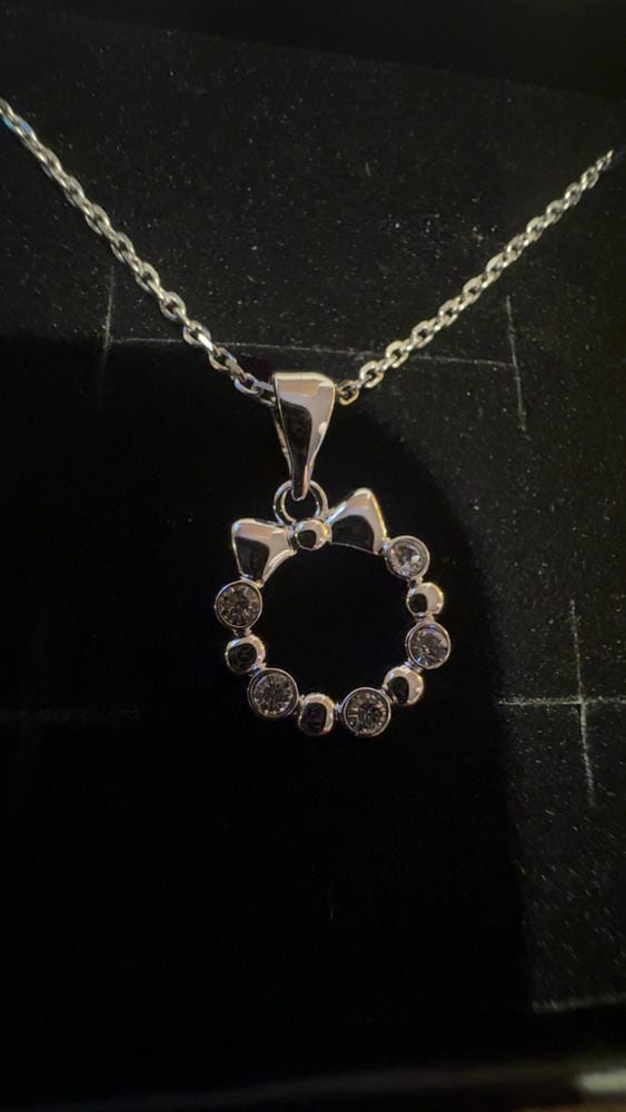 Customer photo review of Edith 18k White Gold Plated Silver Ribbon Necklace with Swarovski Crystals