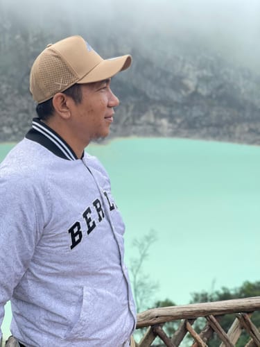 Customer photo review of 9FORTY A-Frame Golf New Era Logo Laser Perforated Khaki Snapback