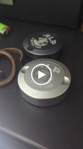 Customer video review of Metal Travel Tin Frost Gray