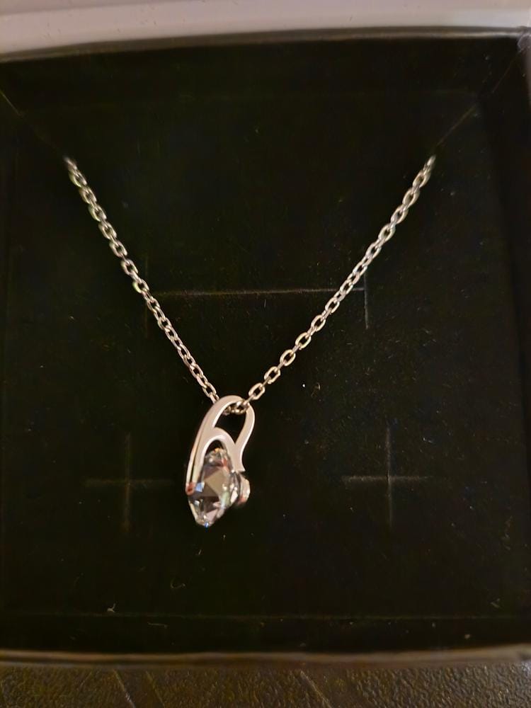 Customer photo review of Tina 18k White Gold Plated Necklace with Solitaire Swarovski Crystal