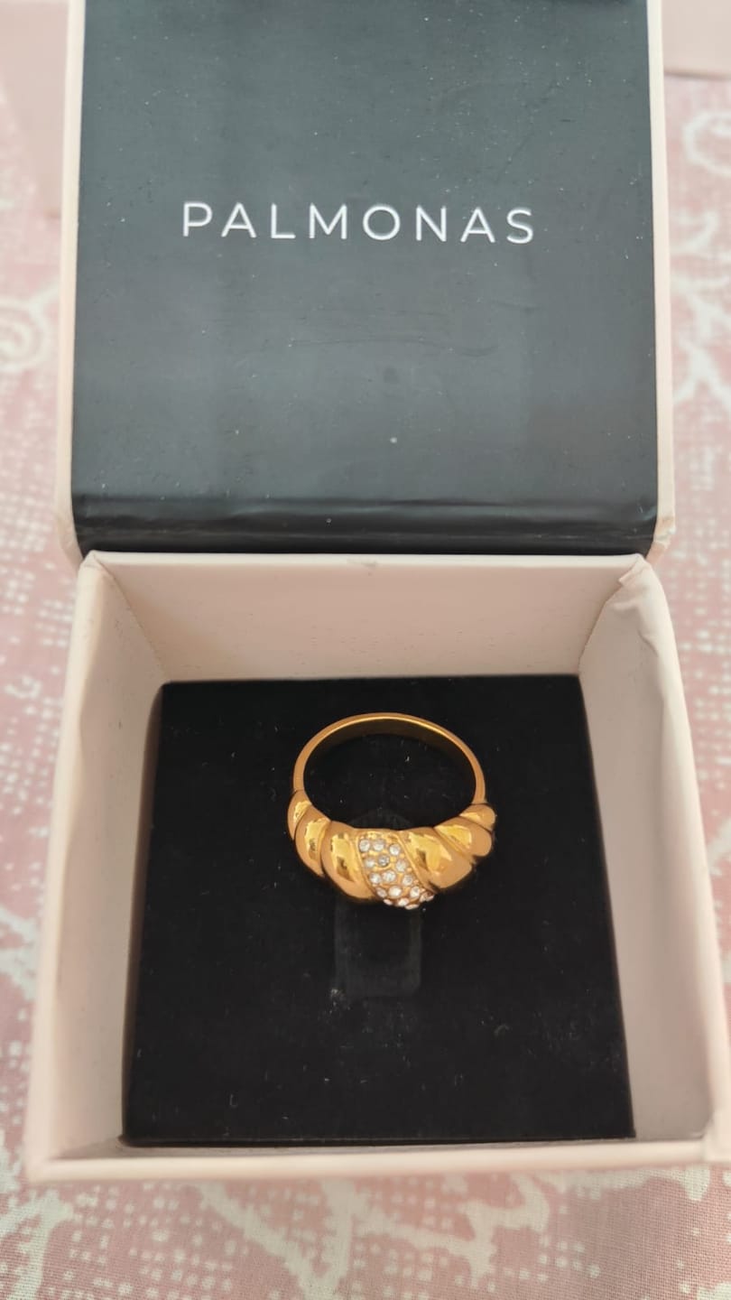 Customer photo review of Zirconia Croissant Gold Ring