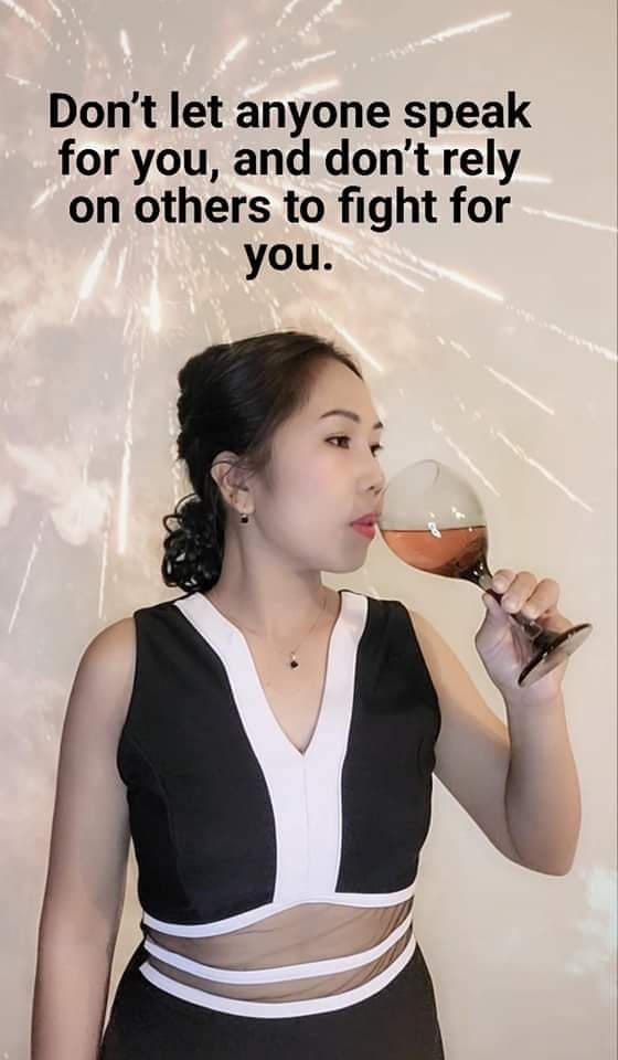 Customer photo review of Samantha 18k White Gold Plated Pendant Necklace with Black Swarovski Crystal