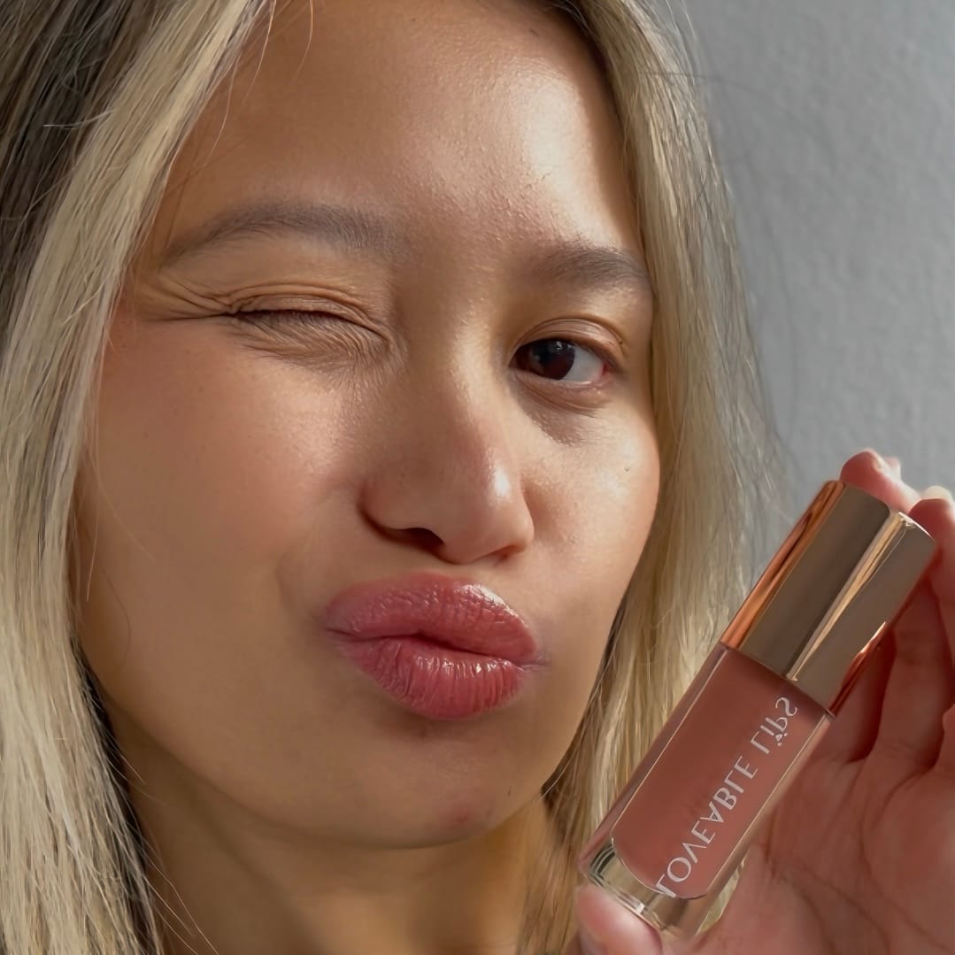 Customer photo review of Nude Glow Lip Gloss
