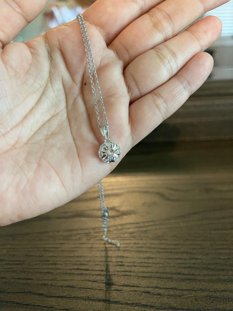 Customer photo review of Millie 18k White Gold Plated Necklace with Swarovski Crystals