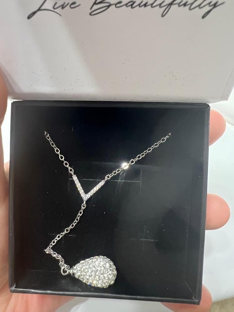 Customer photo review of Ava 18k White Gold Plated Tear drop Y-Necklace with Simulated Diamond Crystals - Final Sale