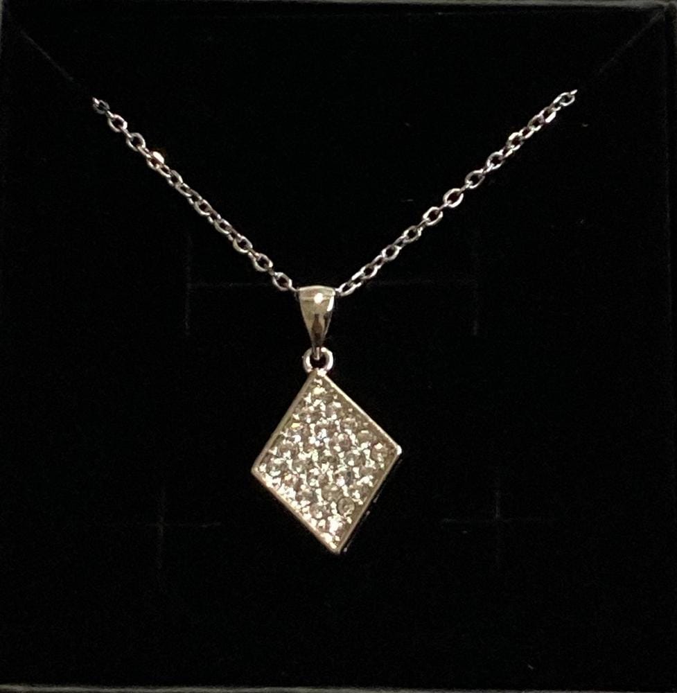 Customer photo review of Lennon 18k White Gold Diamond Shaped Pendant Necklace with Swarovski Crystals