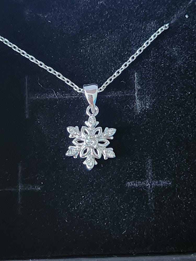 Customer photo review of Sunny 18k White Gold Plated Crystal Necklace with Swarovski Crystals