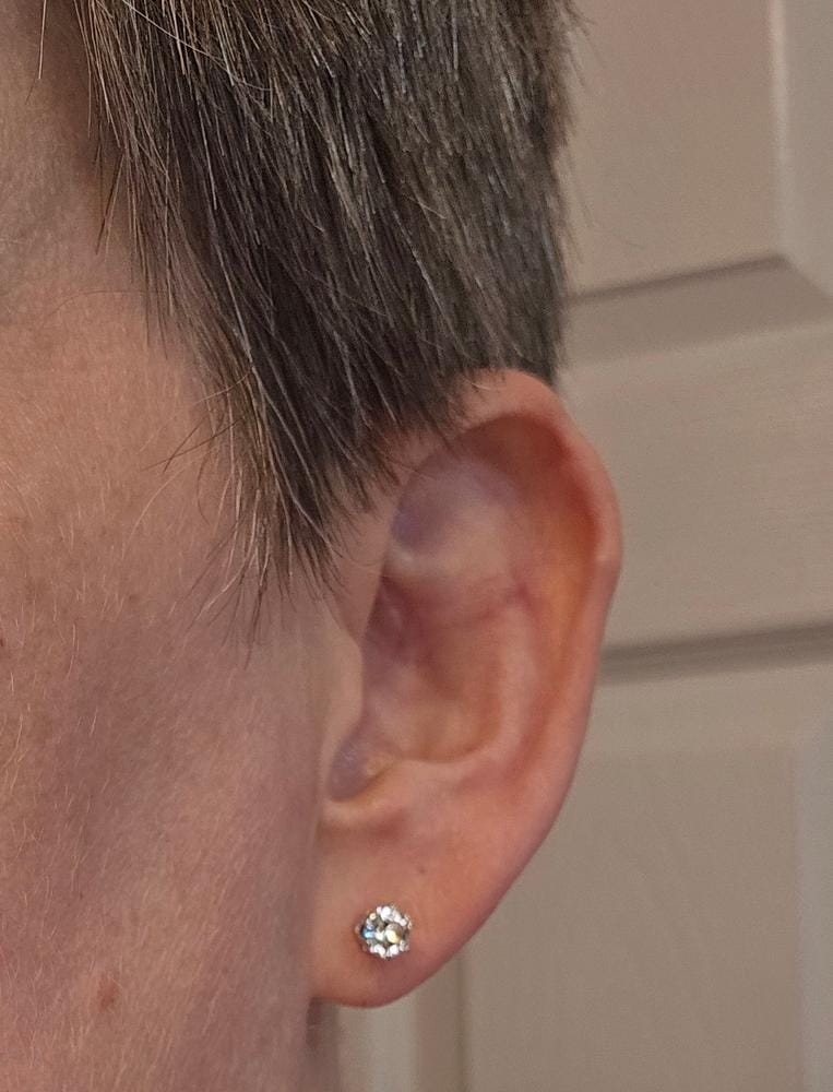 Customer photo review of Birthstone Earrings 18k White Gold Plated Stud Earrings with 1ct Solitaire Swarovski Crystals